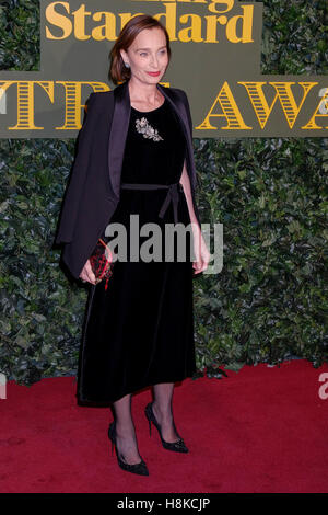 London, UK. 13th Nov, 2016. Kristin Scott Thomas arrives on the Red Carpet for the London Evening Standard Theatre Awards on 13/11/2016 at The Old Vic, The Cut, London. Pictured: Kristin Scott Thomas. Picture by Credit:  Julie Edwards/Alamy Live News Stock Photo