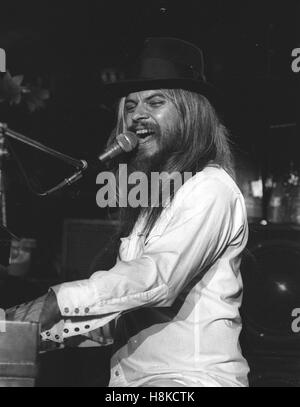 File. 13th Nov, 2016. LEON RUSSELL (April 2, 1942 - Nov. 13, 2016) was an American musician and songwriter, who recorded as a session musician, sideman, and solo musician who was inducted into the Rock and Roll Hall of Fame in 2010. Russell died in his sleep in Nashville at the age of 74, after suffering a heart attack in July 2016. PICTURED: LEON RUSSELL performs in the 1970's. (Credit Image: © Globe Photos/ZUMApress.com) Stock Photo