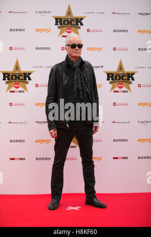 Tokyo, Japan - British musician Jimmy Page poses for photographers on the red carpet during the Classic Rock Awards 2016 at Ryougoku Kokugikan Stadium in Tokyo, Japan on November 11, 2016. © AFLO/Alamy Live News Stock Photo