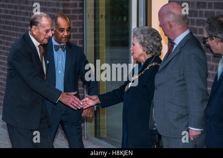 London, UK. 14th November, 2016. The Duke arrives and is greeted by members of Kensington Council and museum staff - The Duke of Edinburgh opens the new Design Museum in Kensington. The Design Museum has moved to Kensington High Street from its former home as an established London landmark on the banks of the river Thames. Credit:  Guy Bell/Alamy Live News