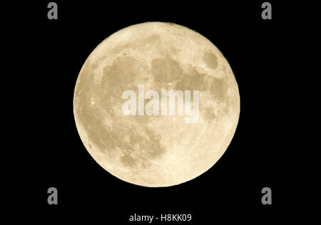 Belfast, Northern Ireland, UK. 14th November, 2016.Supermoon visible through atmospheric haze from Belfast, Northern Ireland, Monday 14th November 2016 Credit:  Radharc Images/Alamy Live News Stock Photo