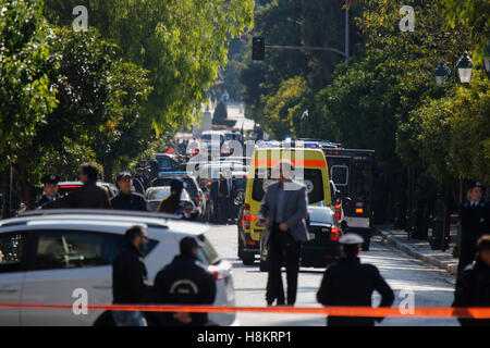 Athens, Greece. 15th Nov, 2016. The Presidential convoy travels down Irodou Attikou street towards the Presidential Mansion. The President of the United States of America, Barack Obama, arrived in Athens as the first stop on his final round of states visits as President of the USA, which will lead him to Greece, Germany and Peru. Credit:  Michael Debets/Alamy Live News Stock Photo