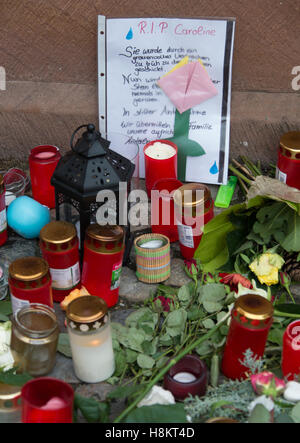 Endingen, Germany. 15th Nov, 2016. Candles and letters by the town well in Endingen, Germany, 15 November 2016. Police investigations are underway after the body of a murdered 27-year-old jogger was found in the area. Photo: Peter Seeger/dpa/Alamy Live News Stock Photo