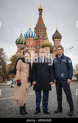 NASA International Space Station Expedition 50 Soyuz MS-03 prime crew members (L-R) American astronaut Peggy Whitson, Russian cosmonaut Oleg Novitskiy of Roscosmos, and French astronaut Thomas Pesquet of the European Space Agency visit Red Square to lay roses at the graves of former Russian space icons as part of traditional pre-launch ceremonies October 26, 2016 in Moscow, Russia. Stock Photo