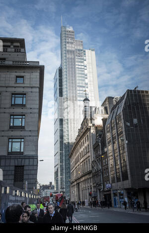 View looking north along Bishopsgate towards the tall (230m, 755ft) Heron Tower, London. Stock Photo