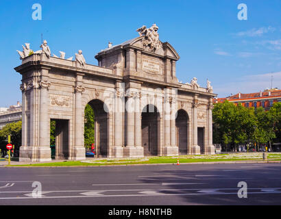 Spain, Madrid, Plaza de la Independencia, View of the Neo-classical triumphal Archway The Puerta de Alcala. Stock Photo