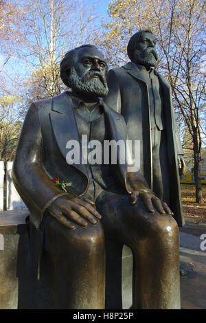 Statue of Karl Marx and Friedrich Engels, Germany, Marx-Engels-Forum, Berlin Stock Photo