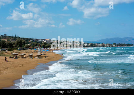 Griechenland, Kreta, Chania, Blick über den Strand von Kato Stalos nach Agia Marina Stock Photo