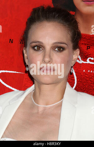 Hollywood, Ca. 14th Nov, 2016. Natalie Portman at the 'Jackie' film Screening during AFI Fest 2016 at the Chinese Theater in Hollywood, California on November 14, 2016. Credit:  David Edwards/Media Punch/Alamy Live News Stock Photo