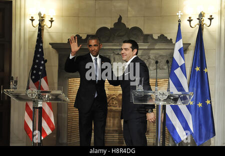 Athens, Greece. 15th Nov, 2016. U.S. President Barack Obama, right, and Greek Prime Minister Alexis Tsipras hold a news conference after their meeting at Maximos Mansion in Athens Credit:  VASILIS VERVERIDIS/Alamy Live News Stock Photo