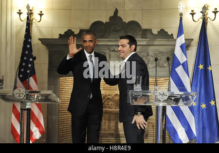 Athens, Greece. 15th Nov, 2016. U.S. President Barack Obama, right, and Greek Prime Minister Alexis Tsipras hold a news conference after their meeting at Maximos Mansion in Athens Credit:  VASILIS VERVERIDIS/Alamy Live News Stock Photo