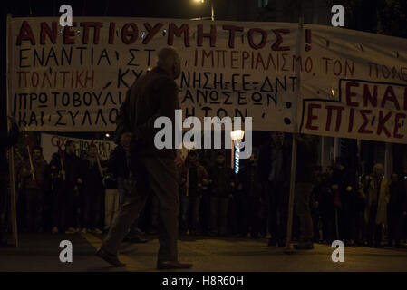 Athens, Greece. 15th Nov, 2016. Protesters hold banners and shout slogans against US foreign policies and ongoing military interventions in parts of the world. Leftists organizations held rallies to object over outgoing US President's, Barack Obama, visit, especially during the three days of the annual commemoration of the 1973 Athens Polytechnic uprising against the US supported Greek military junta of 1967-1974. Credit:  Nikolas Georgiou/ZUMA Wire/Alamy Live News Stock Photo