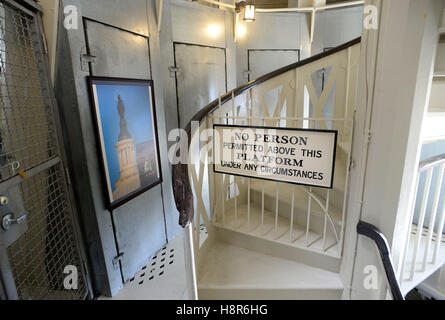 Washington, DC, USA.15th November 2016. The top of the newly-restored Capitol dome is seen at the US Capitol in Washington, DC, November 15, 2016 Credit:  MediaPunch Inc/Alamy Live News Stock Photo