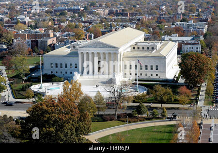 Washington, DC, USA.15th November 2016. The United States Supreme Court Building can be seen from the top of the recently restored US Capitol dome, November 15, 2016 in Washington, DC Credit:  MediaPunch Inc/Alamy Live News Stock Photo