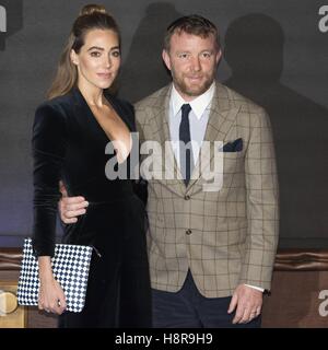 London, UK. 15th Nov, 2016. Jacqui Ainsley and Guy Ritchie, Fantastic Beasts and Where to Find Them - European Premiere. 15/11/2016 | Verwendung weltweit Credit:  dpa/Alamy Live News Stock Photo