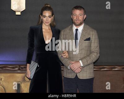 London, UK. 15th Nov, 2016. Jacqui Ainsley and Guy Ritchie, Fantastic Beasts and Where to Find Them - European Premiere. 15/11/2016 | Verwendung weltweit Credit:  dpa/Alamy Live News Stock Photo