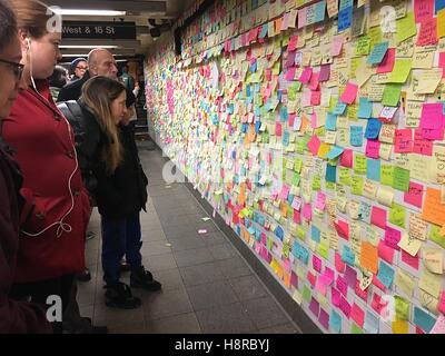 New York, NY, USA. 15th Nov, 2016. New Yorkers and others use the 'Subway Therapy' art project at the Union Square subway station to voice their views about the election and its possible effect on their lives by writing out their thoughts on sticky notes Stock Photo