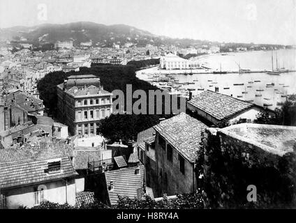AJAXNETPHOTO. 1910 (APPROX). CANNES, FRANCE. - VIEW OF THE OLD PORT, BAY AND THE TOWN, EARLY 20TH CENTURY.  PHOTO:AJAX VINTAGE PICTURE LIBRARY  © DIGITAL IMAGE COPYRIGHT AJAX NEWS & FEATURE SERVICE  REF:AVL CANNES 1910 Stock Photo