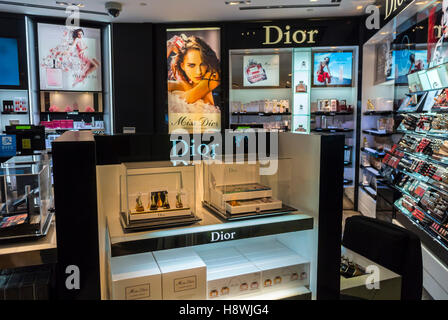 San Francisco, CA, USA, Interior Tax Free Shops at Airport Stores, Dior Perfumes, MODERN RETAIL, duty free airport Stock Photo
