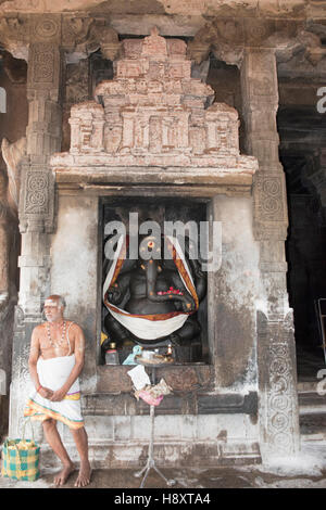 Ganesha on the left to the entrance to maha-mandapa, Brihadisvara Temple, Tanjore, Tamil Nadu, India. Stock Photo