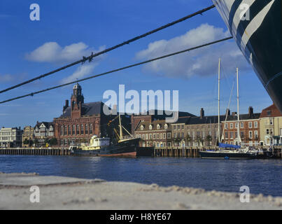 River Yare at South Quay, port of Great Yarmouth, Norfolk. England Stock Photo