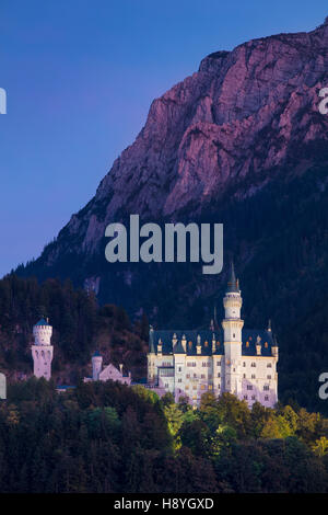 Twilight over Schloss Neushwanstein, Schwangau, Bavaria, Germany Stock Photo