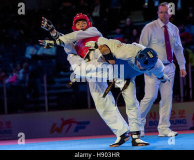 Burnaby, Canada. 16th Nov, 2016. WTF World Taekwondo Junior Championships, Cheng-Chun Chang (TPE) and Jun-Seo Bae (KOR) compete in male 45kg class gold medal match. Bae took the gold medal Credit:  Peter Llewellyn/Alamy Live News Stock Photo