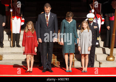 Madrid, Spain. 17th November, 2016. King Felipe, Queen Letizia, Princess Leonor and Princess Sofia attend the Prime minister Mariano Rajoy investment at the National Parliament in Madrid, Spain. November 17, 2016. Credit:  MediaPunch Inc/Alamy Live News Stock Photo