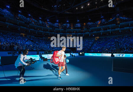 The O2, London, UK. 17th November, 2016. Day 5 afternoon singles match, Novak Djokovic (SRB) defeats David Goffin (BEL) in a two set match. Goffin is a replacement for Gael Monfils (FRA) who has withdrawn from the tournament injured. Credit:  sportsimages/Alamy Live News. Stock Photo