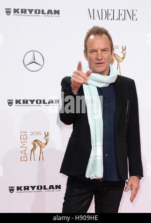 Berlin, Germany. 17th Nov, 2016. Sting arrives to the 68th Bambi Award media awards ceremony in Berlin, Germany, 17 November 2016. Photo: BRITTA PEDERSEN/dpa/Alamy Live News Stock Photo