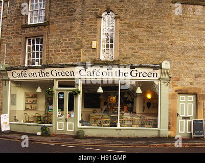 Baslow, Derbyshire, UK - 25th Nov 2016 : 'Cafe on the Green' situated in the village opposite the village green Stock Photo