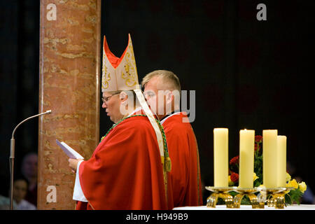 Bishop Duro Hranic from the new Roman Catholic Archdiocese of Đakovo-Osijek, Djakovo-Osijek, Croatia Stock Photo