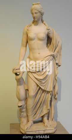 Venus Kallipygos, Venus Callipyge, Aphrodite Kallipygos, ancient Roman  marble statue, thought to be a copy of an older Greek original, National  Stock Photo - Alamy