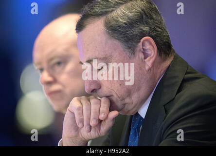 Frankfurt, Germany. 18th November, 2016. European Central Bank (EZB) President Mario Draghi following a speech at the 'European Banking Congress' in Frankfurt/Main, Germany, 18 November 2016. PHOTO: BORIS ROESSLER/dpa Credit:  dpa picture alliance/Alamy Live News Stock Photo