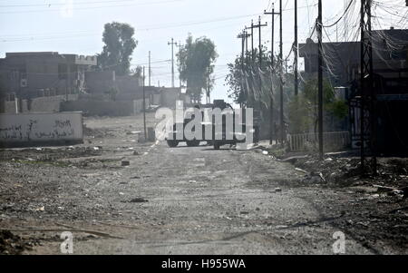 Mosul, Iraq. 6th Nov, 2016. Iraqi Special Operations vehicles secure areas inside Mosul, Iraq during heavy fighting between Iraqi security forces and ISIS militants on November 6, 2016. © Osie Greenway/ZUMA Wire/ZUMAPRESS.com/Alamy Live News Stock Photo