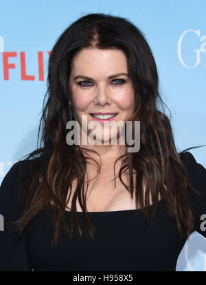 Westwood, California, USA. 18th Nov, 2016. Lauren Graham arrives for the premiere of Netflix's 'Gilmore Girls: A Year In The Life' Premiere at the Bruin theater. © Lisa O'Connor/ZUMA Wire/Alamy Live News Stock Photo