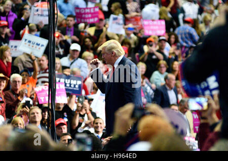 Republican presidential candidate Donald Trump rallies at the Giant Center in Hershey, in Central Pennsylvania, on Fri. Nov. 4, 2016. Stock Photo