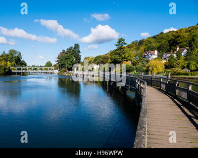 Marsh Lock, Wier, River Thames, Henley-on-Thames, Oxfordshire, England, UK, GB. Stock Photo