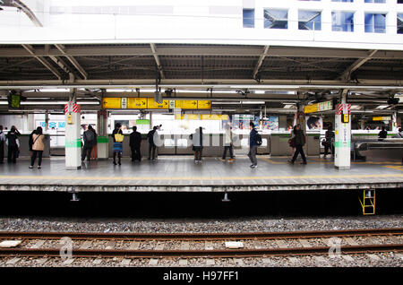 Japanese people and foreigner traveller waiting train and subway at Ikebukuro station in Shinjuku city of Kanto region on October 19, 2016 in Tokyo, J Stock Photo