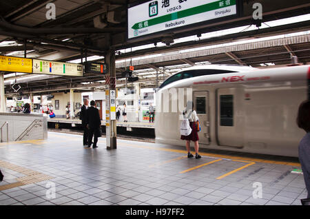 Japanese people and foreigner traveller waiting train and subway at Ikebukuro station in Shinjuku city of Kanto region on October 19, 2016 in Tokyo, J Stock Photo