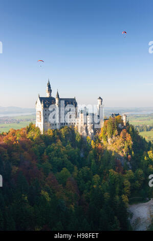 Schwangau: castle Schloss Neuschwanstein seen from bridge Marienbrücke, lake Forggensee, Oberbayern, Upper Bavaria, Bayern, Bavaria, Germany Stock Photo