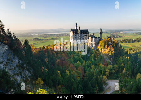 Schwangau: castle Schloss Neuschwanstein seen from bridge Marienbrücke, lake Forggensee, Oberbayern, Upper Bavaria, Bayern, Bavaria, Germany Stock Photo