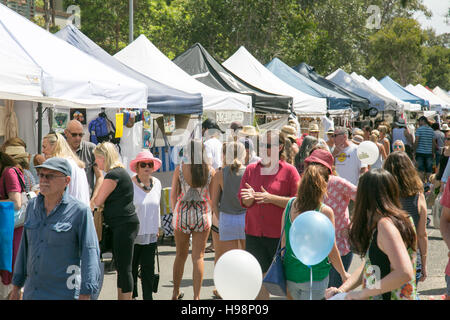 Avalon Beach, Sydney, Australia. 20th November 2016. Annual summer markets day  in this beachside suburb on the Northern Beaches of Sydney. Credit:  model10/Alamy Live News Stock Photo