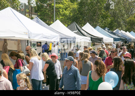 Avalon Beach, Sydney, Australia. 20th November 2016. Annual summer markets day  in this beachside suburb on the Northern Beaches of Sydney. Credit:  model10/Alamy Live News Stock Photo