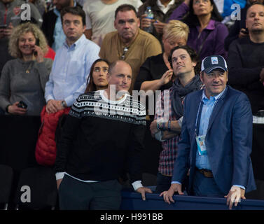 The O2, London, UK. 20th November, 2016. Day 8 singles final match, Andy Murray (GBR) defeats Novak Djokovic (SRB). Actors Woody Harrelson (True Detective, Series 1) and Kevin Spacey watch the match Credit:  sportsimages/Alamy Live News. Stock Photo