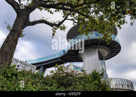 A modern lift with an upper level viewing platform links the High Street with the seafront. Southend-on-sea, Essex,England Stock Photo