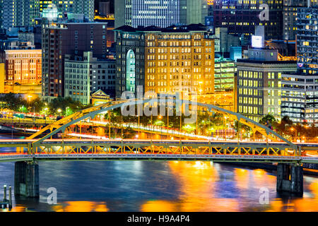 Fort Duquesne Bridge spans Allegheny river in Pittsburgh, Pennsylvania Stock Photo
