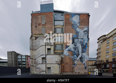 Glasgow Commonwealth Games Murals painted on sides of buildings,badminton at candleriggs  Glasgow Stock Photo