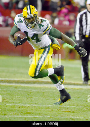 Landover, Maryland, USA. 20th Nov, 2016. Green Bay Packers running back James Starks (44) carries the ball in second quarter action against the Washington Redskins at FedEx Field in Landover, Maryland on Sunday, November 20, 2016. Credit: Ron Sachs/CNP - NO WIRE SERVICE - Credit:  dpa picture alliance/Alamy Live News Stock Photo