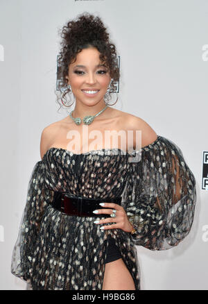 Los Angeles, Ca, USA. 20th Nov, 2016. Tinashe at the 44th Annual American Music Awards at the Microsoft Theatre in Los Angeles, California on November 20, 2016.  Credit:  MediaPunch Inc/Alamy Live News Stock Photo